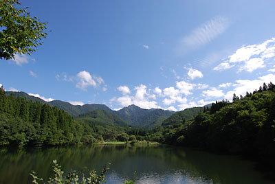 久しぶりに大源太湖へいってみました。