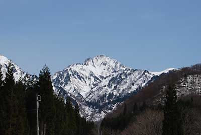 大源太山も春っぽくなって来ました。