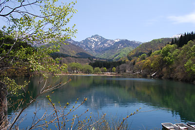 大源太湖も春っぽくなってきました。
