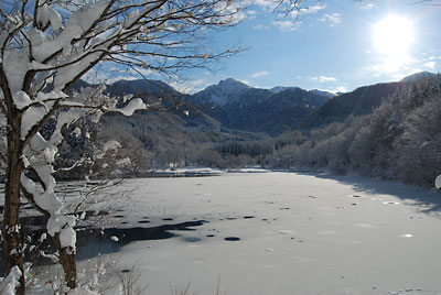 お天気が良くなったので大源太湖もきれいな雪景色を見せてくれました。