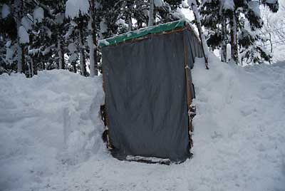 ユンボ小屋の除雪完了しました。