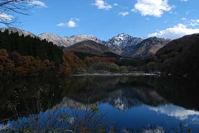 お天気が良いうちにと思い大源太湖の写真を撮って来ました。