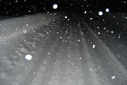 雪道のフラッシュ撮影です