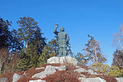 日本武尊銅像もすばらしい！