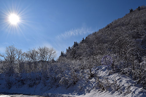 青空と太陽、そして雪景色、最高。